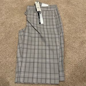 Express city short low rise hits just above the knee